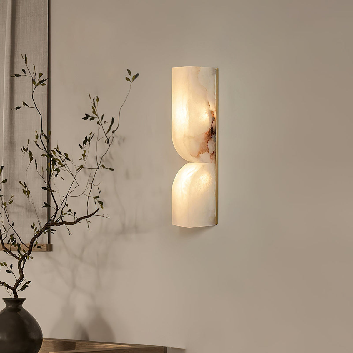 Lena Wandleuchte aus Alabaster mit Stecker