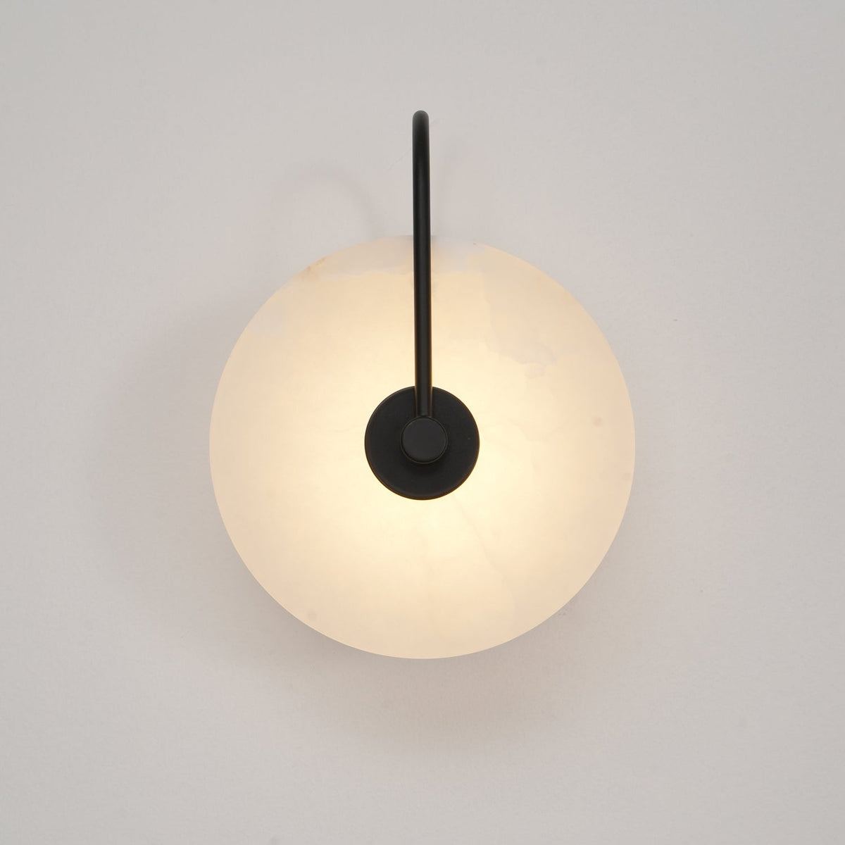 Albeenne Alabaster Kugel-Wandleuchte