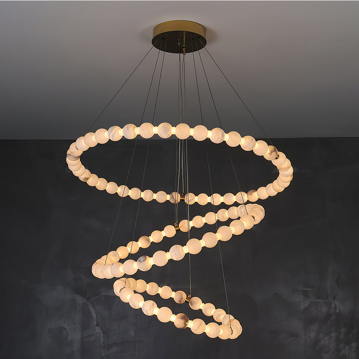 Eirelian zeitgenössische Alabaster-Pendelleuchte in Kronleuchter-Form