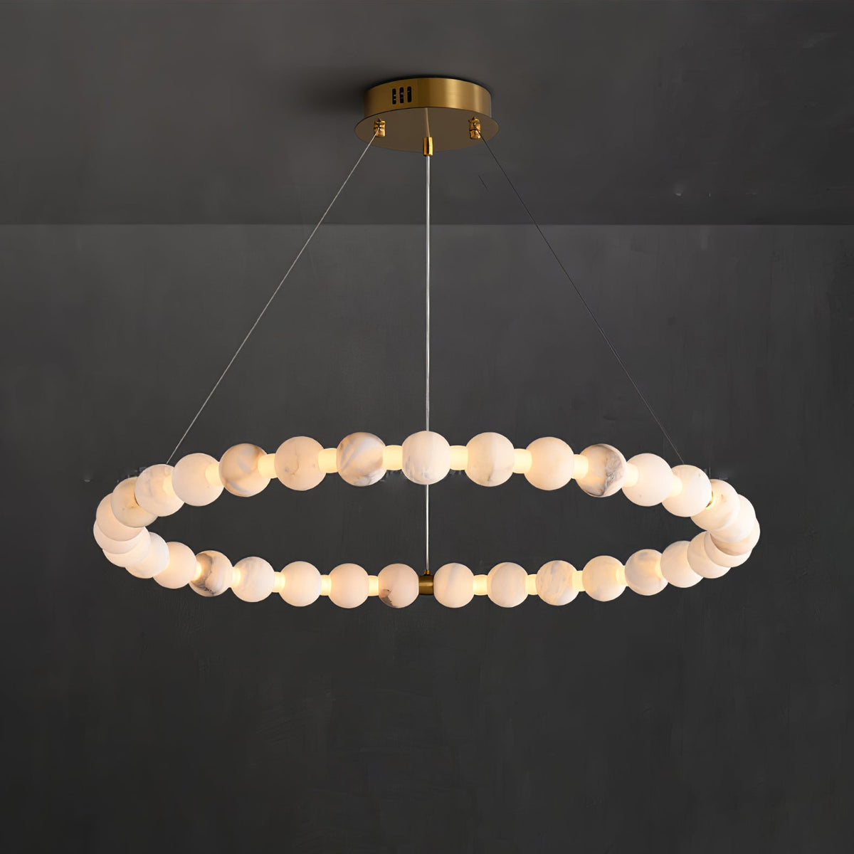 Eirelian zeitgenössische Alabaster-Pendelleuchte in Kronleuchter-Form