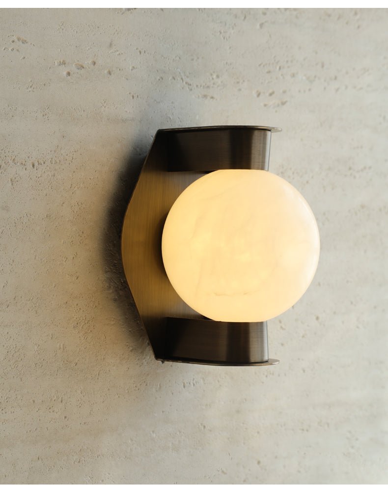 Caldrien Alabaster Orb Alabaster-Wandleuchte