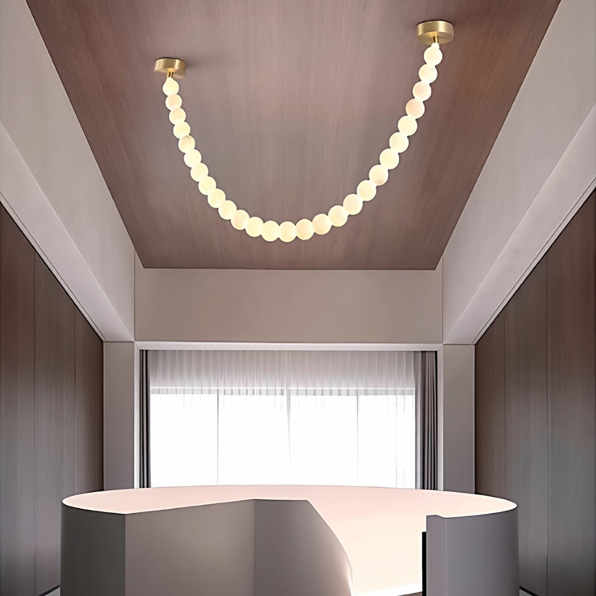Grempt Kronleuchter aus Alabaster in Perlmutt mit Kieselsteinform
