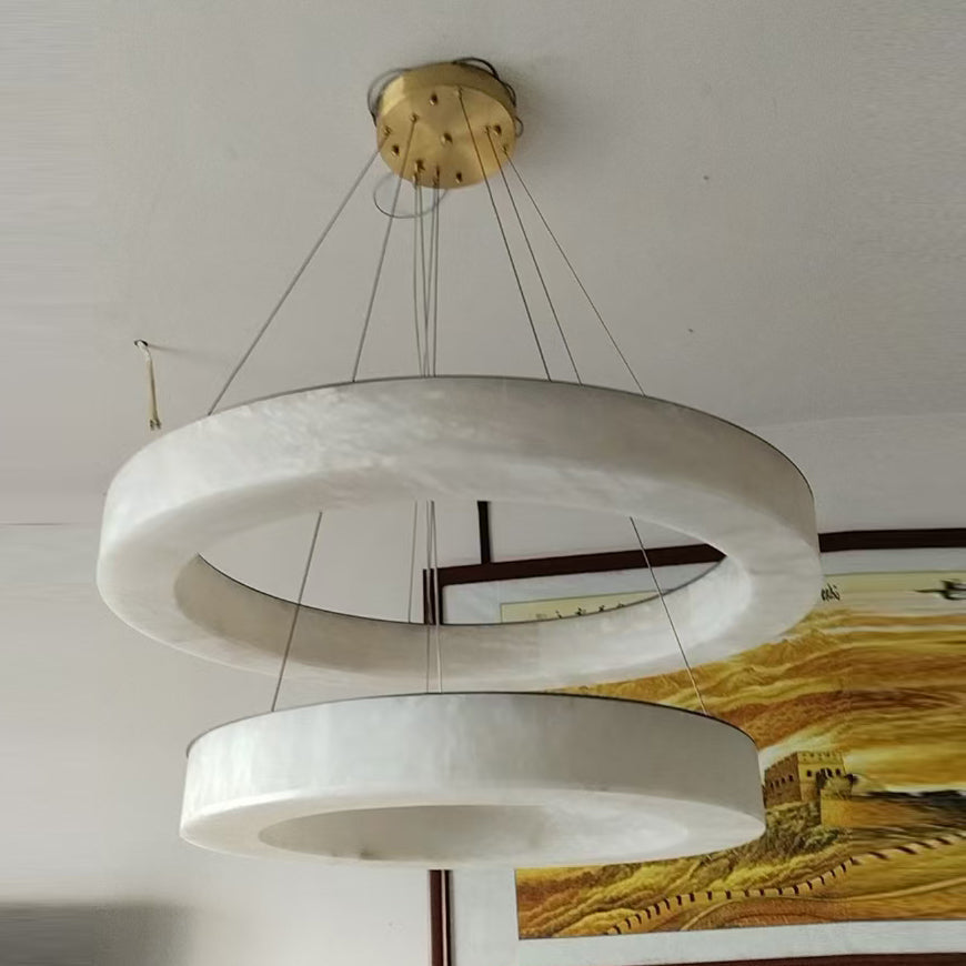 Plotuvyn Kronleuchter zeitgenössische luxuriöse Kronleuchte aus Alabaster in Ringform