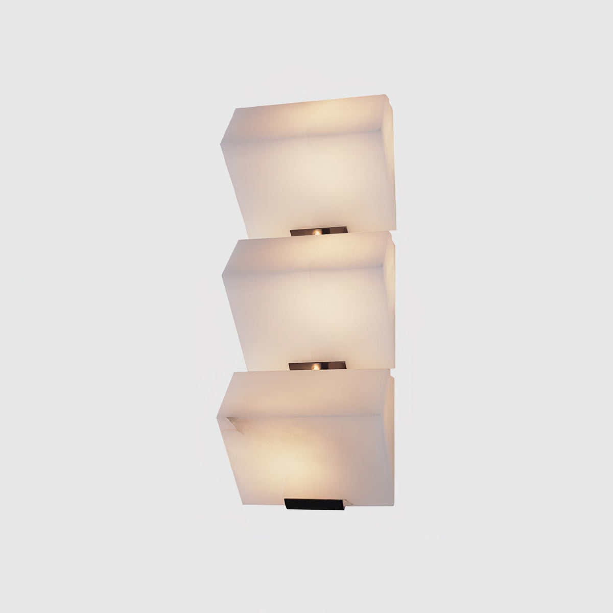 Niviella stufenförmige Alabaster-Wandleuchte mit Stecker