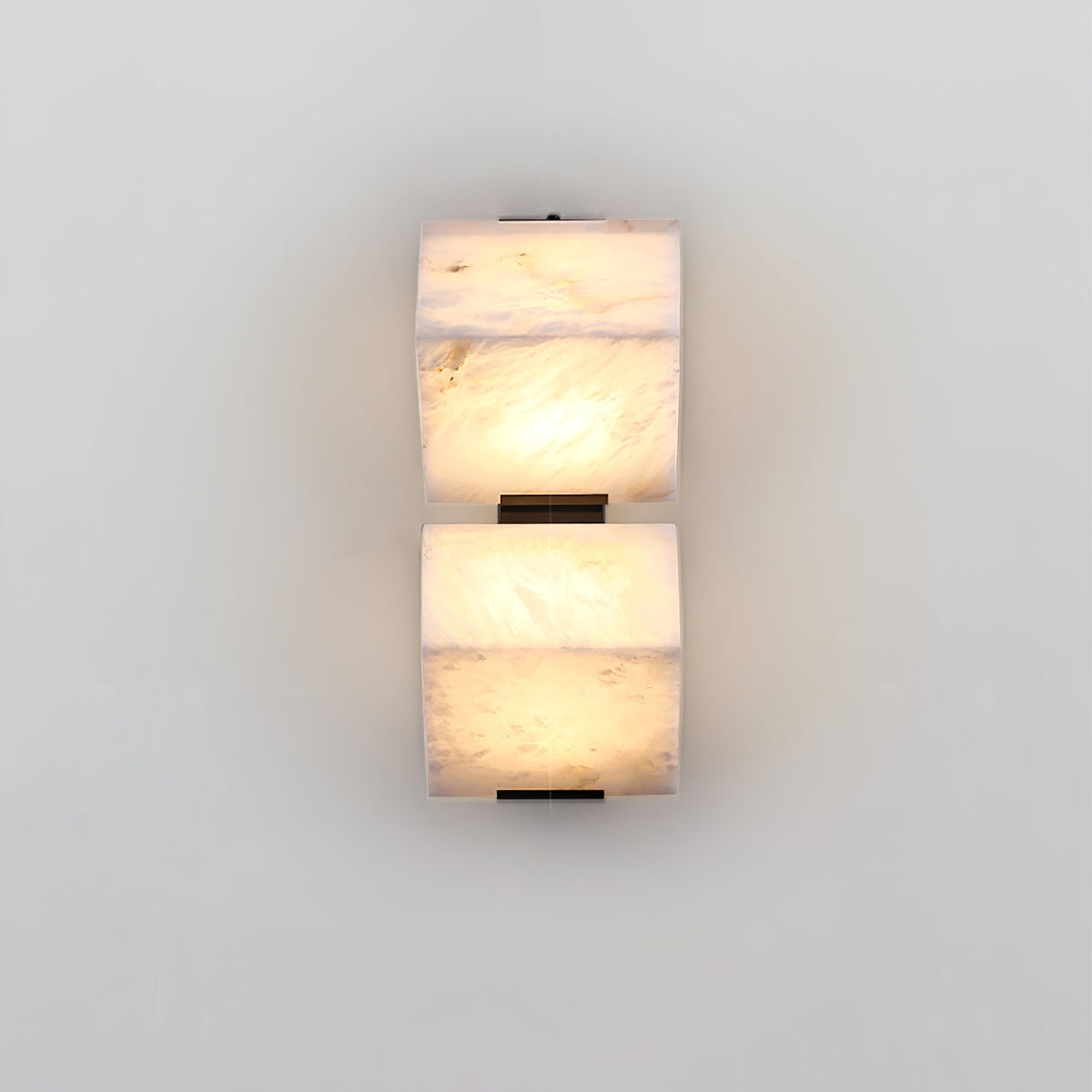Niviella stufenförmige Alabaster-Wandleuchte mit Stecker