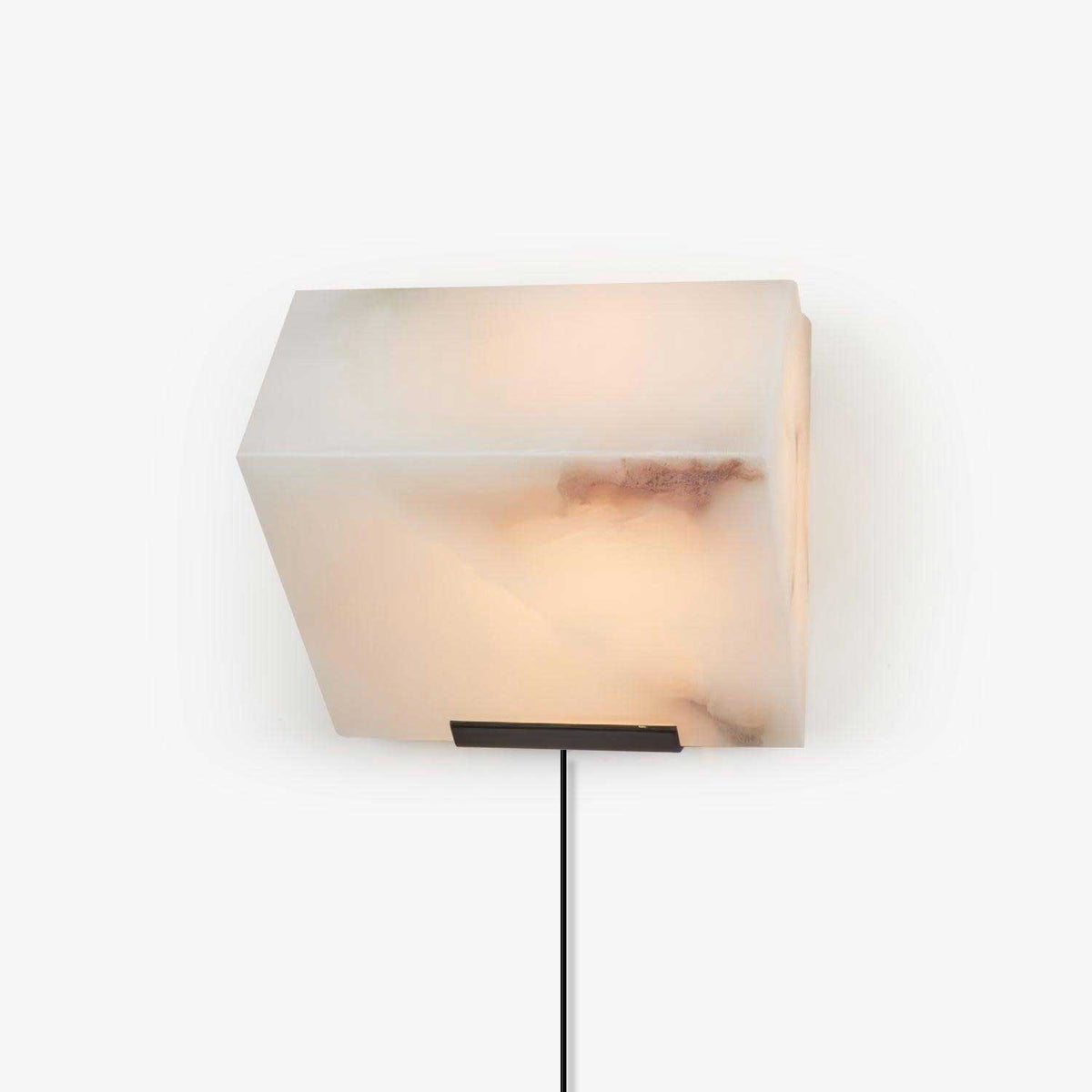 Niviella stufenförmige Alabaster-Wandleuchte mit Stecker