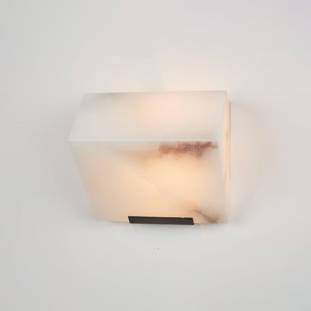 Niviella stufenförmige Alabaster-Wandleuchte mit Stecker