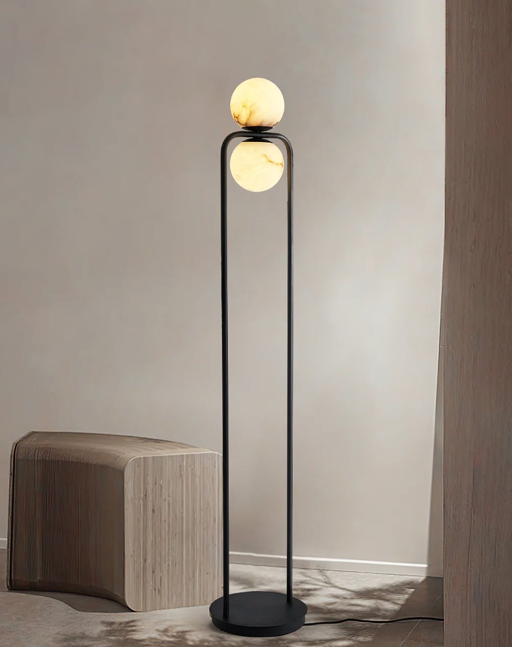 Callista Minimalistische Stehleuchte aus Alabaster