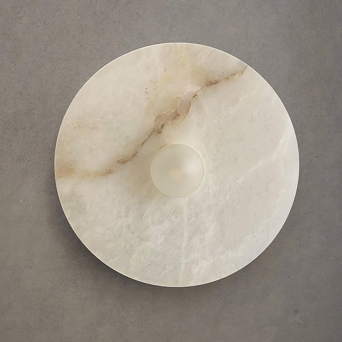Nivaenne Core Alabaster-Wandleuchte