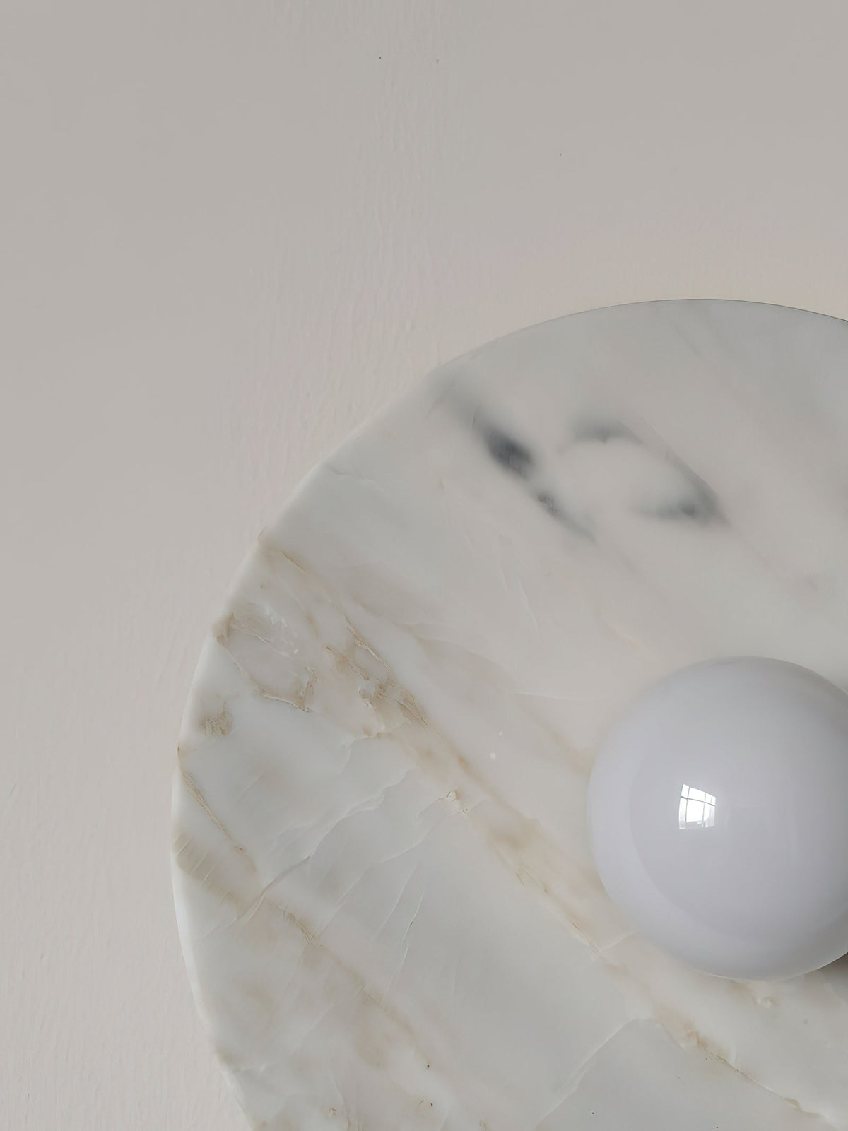Tinduvyn zeitgenössische minimalistische Wandleuchte aus Marmor in Bvlgari-Lila
