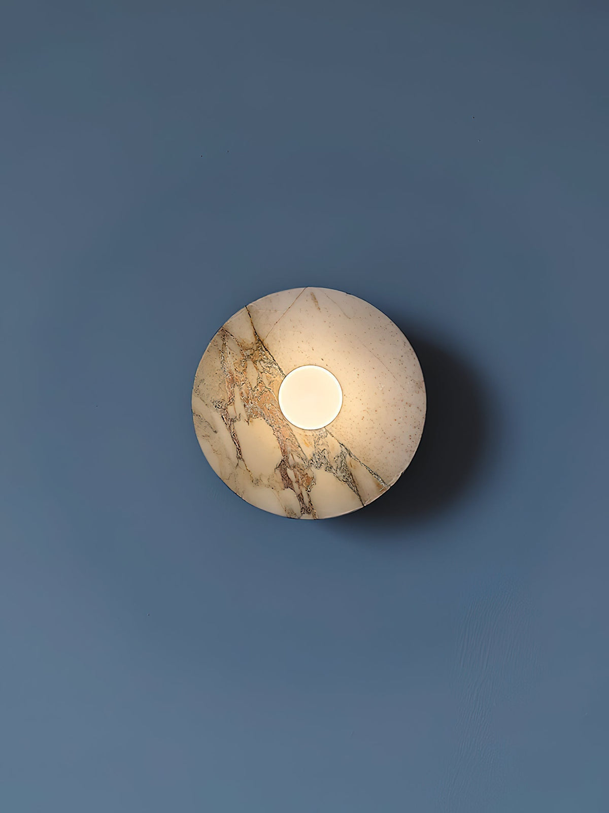 Tinduvyn zeitgenössische minimalistische Wandleuchte aus Marmor in Bvlgari-Lila