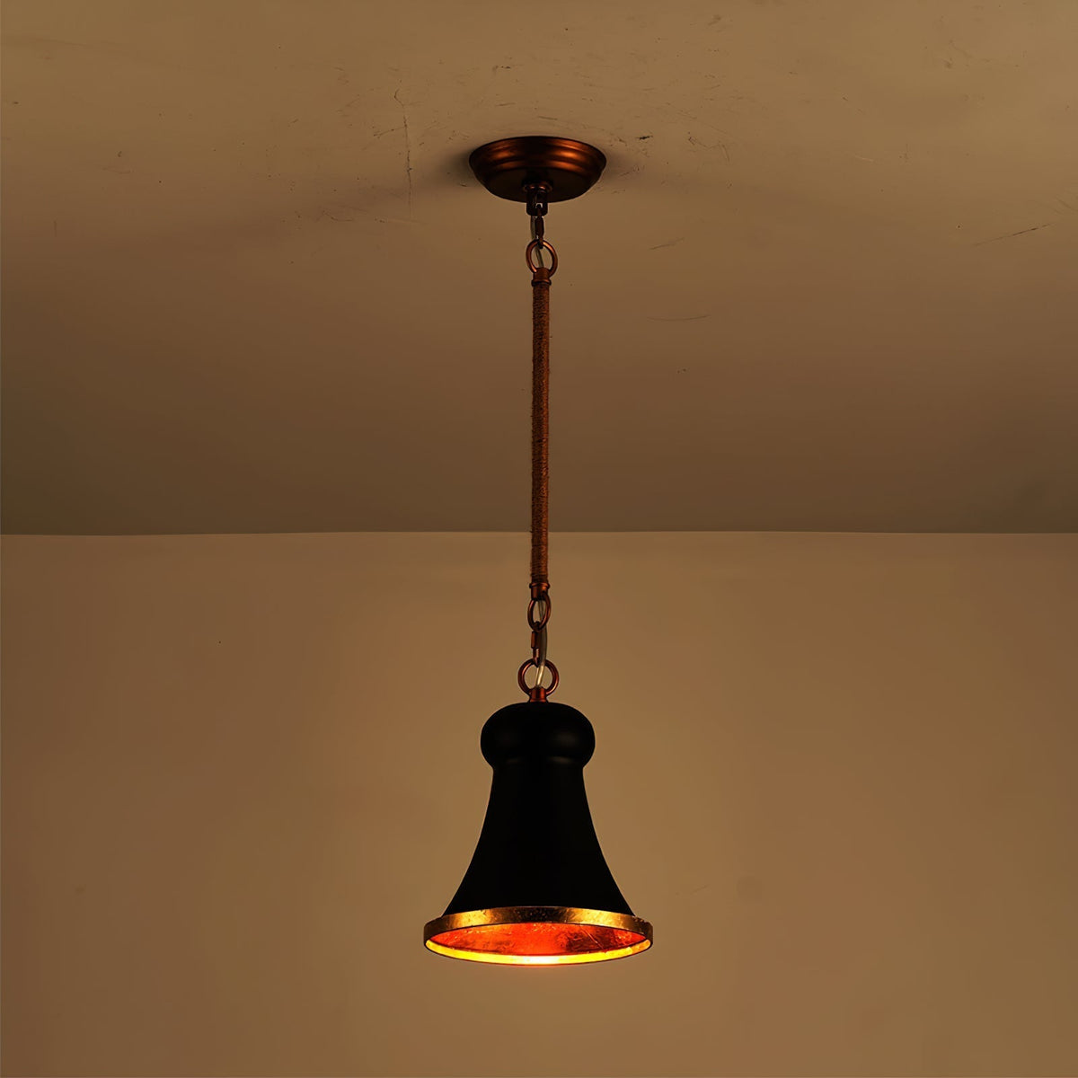Vatnuvyn moderne minimalistische Pendelleuchte aus Metall