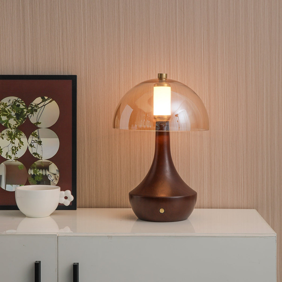 Aurae Tischleuchte aus Holz und Glas im modernen Stil
