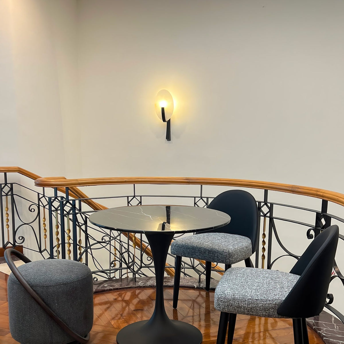 Nivaeria moderne Wandleuchte aus Alabaster