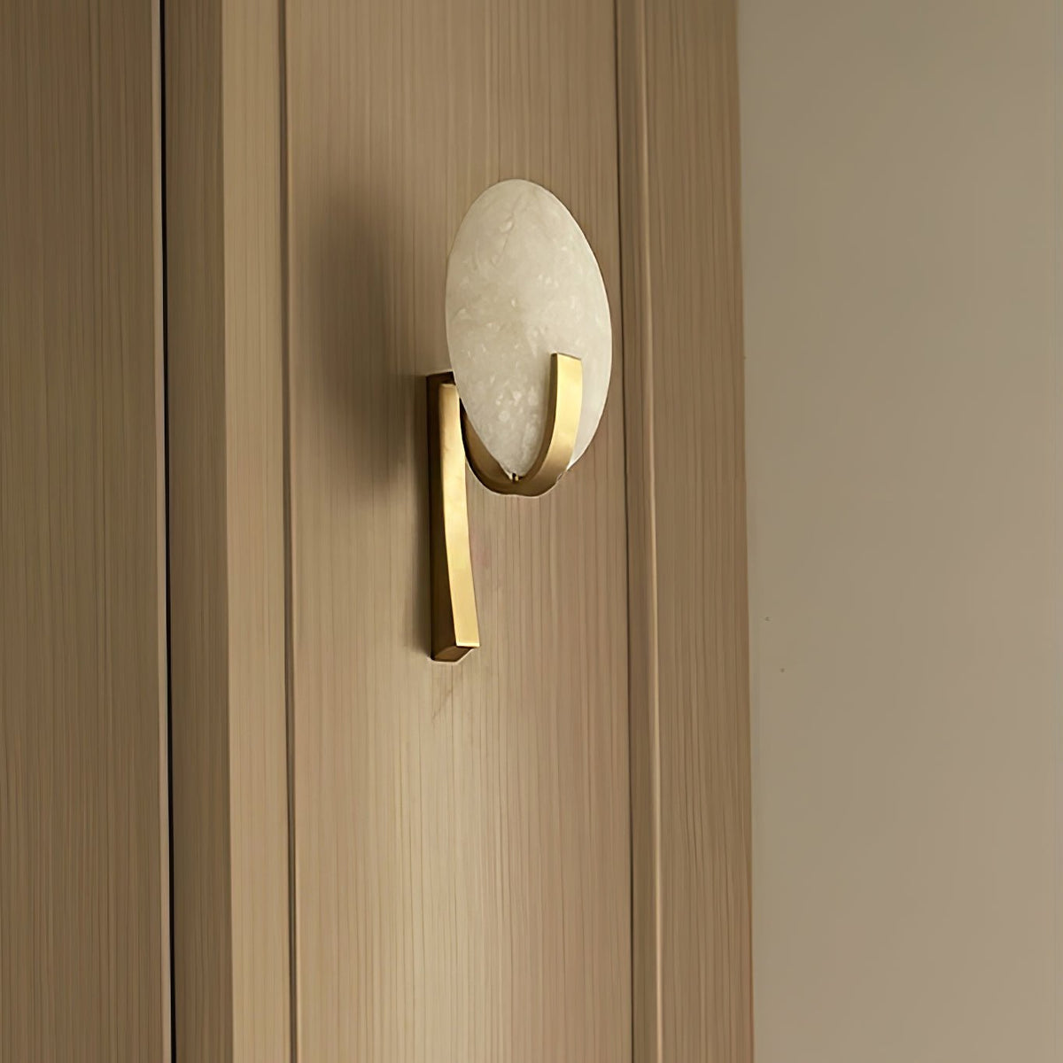 Nivaeria moderne Wandleuchte aus Alabaster