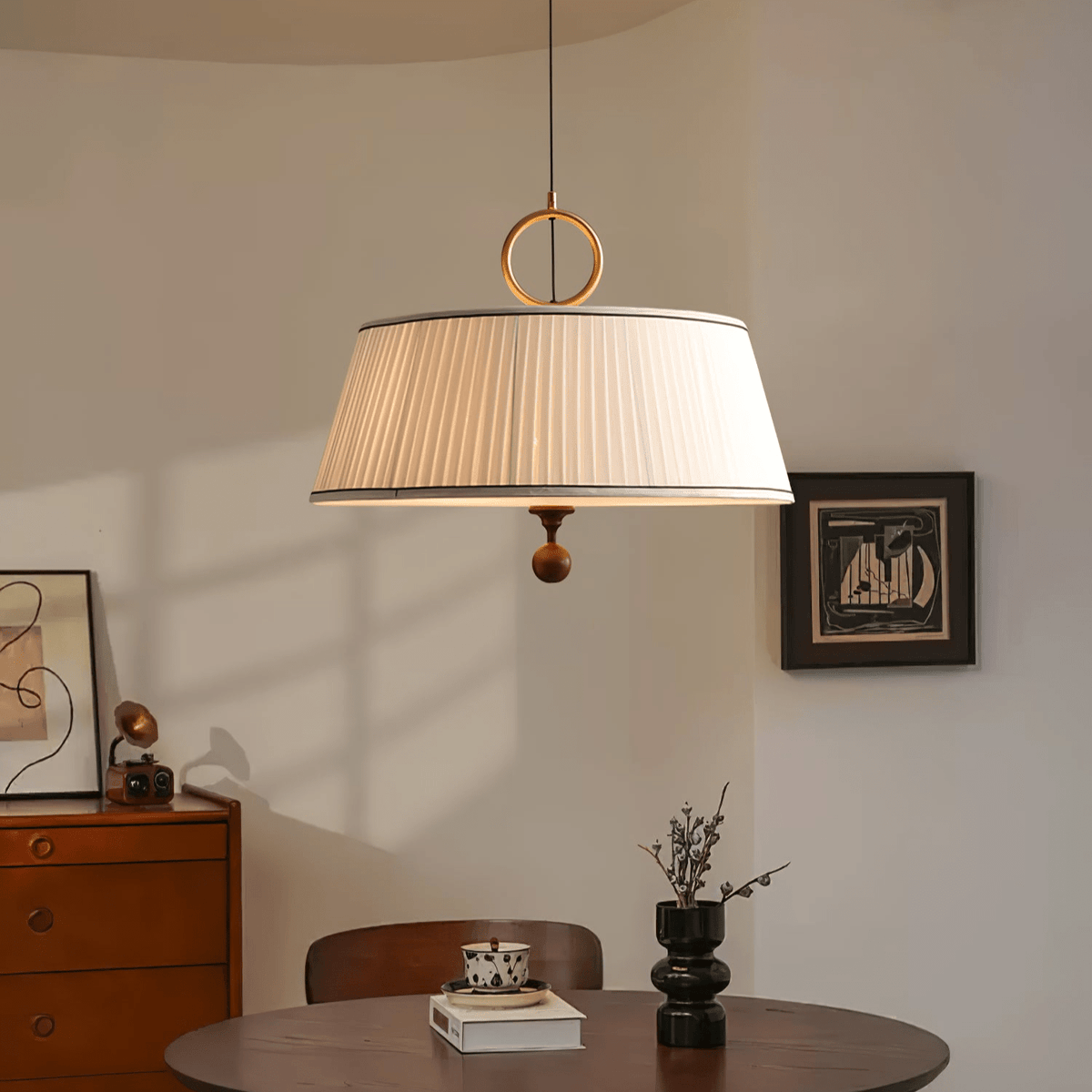Quvlen traditionelle Pendelleuchte aus natürlichem Holz und Stoff