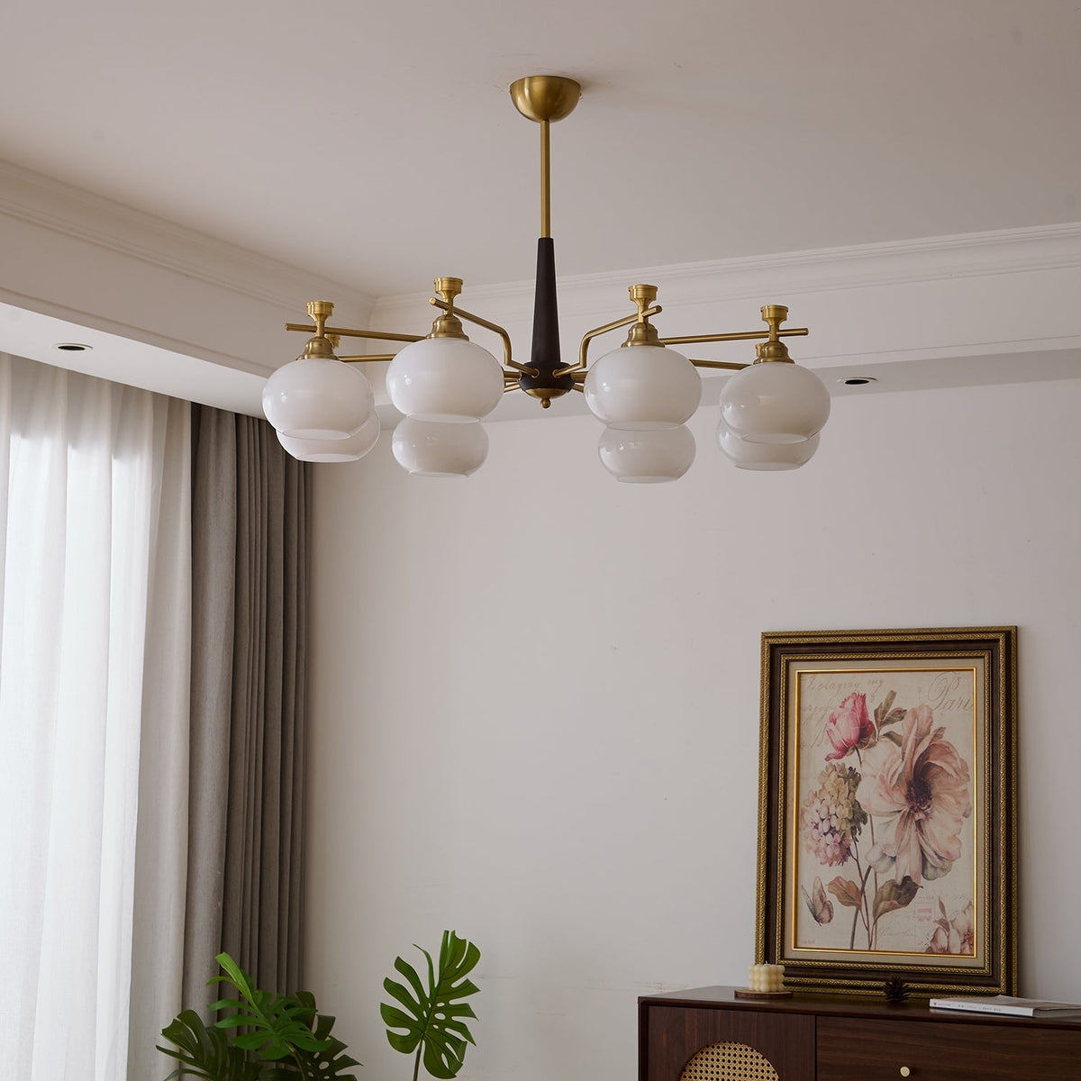 Velirara Kronleuchter aus Holz und Glas in traditionellem, einzigartigem Kugeldesign