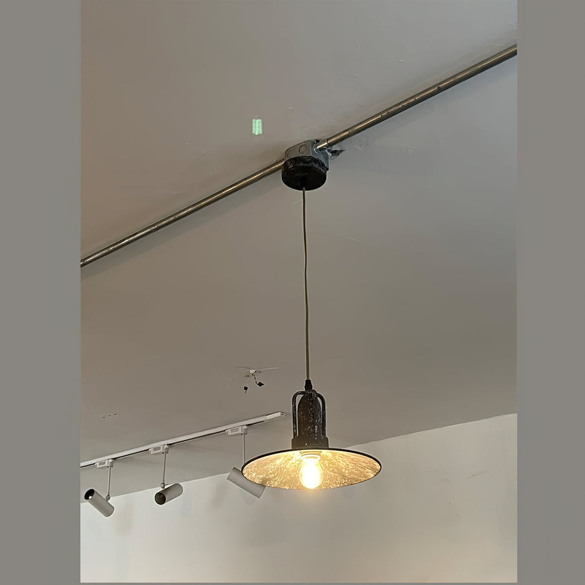 Yrvuvyi moderne minimalistische industrielle Metall-Pendelleuchte