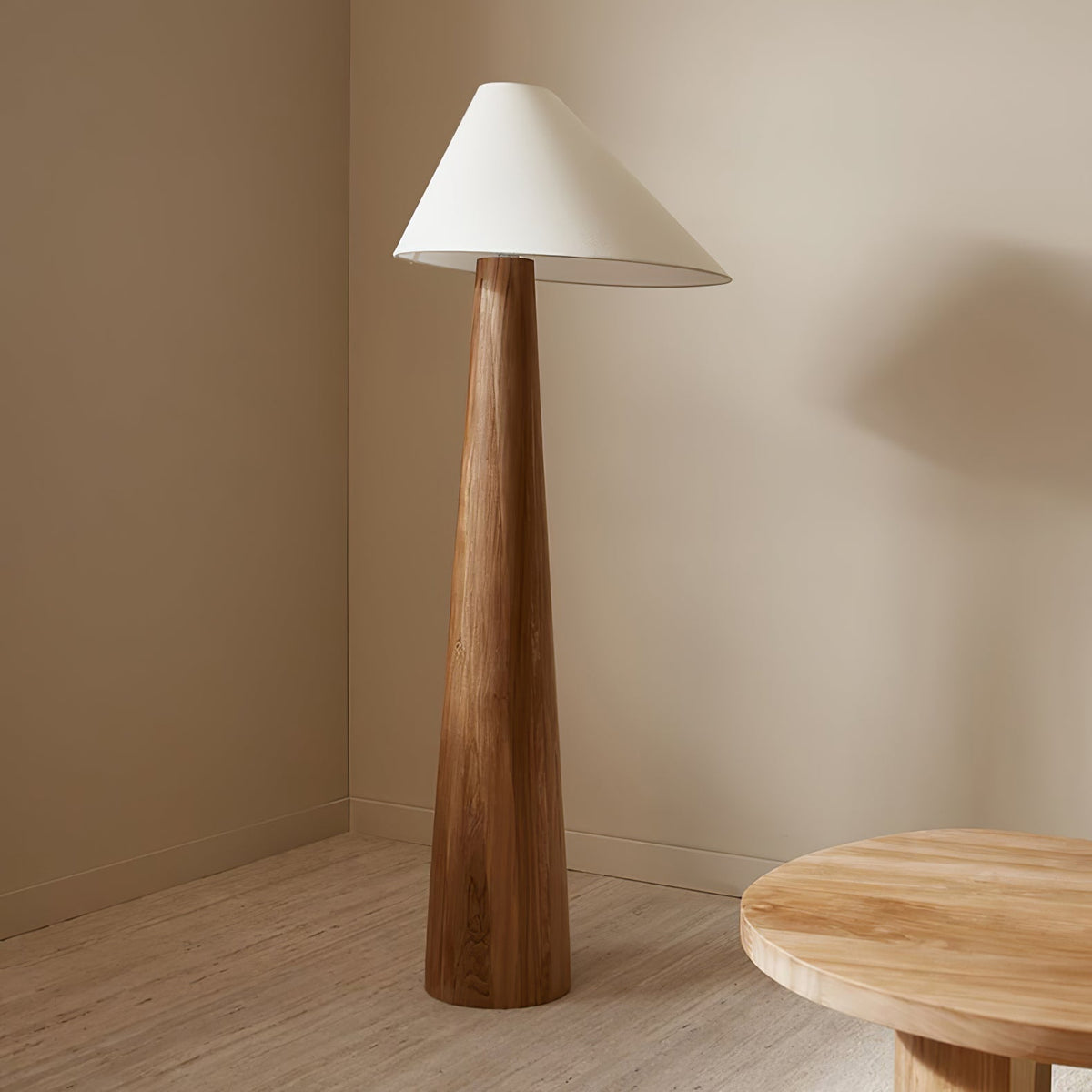 Pinnacle Minimalistische Stehleuchte aus Holz