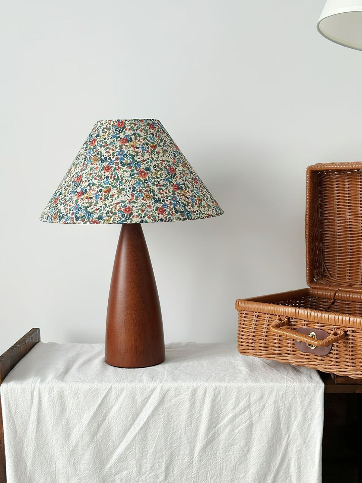 Ber Vintage-Holz-Tischleuchte