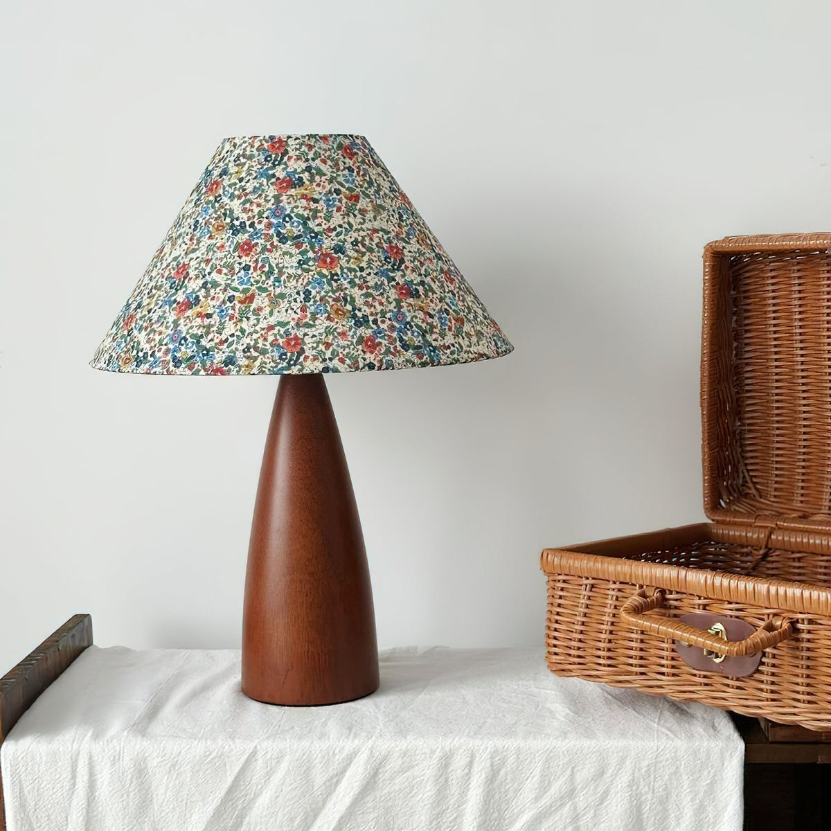 Ber Vintage-Holz-Tischleuchte