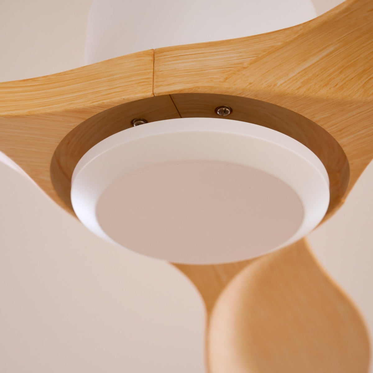 Aldaine minimalistische Holz-Deckenventilator