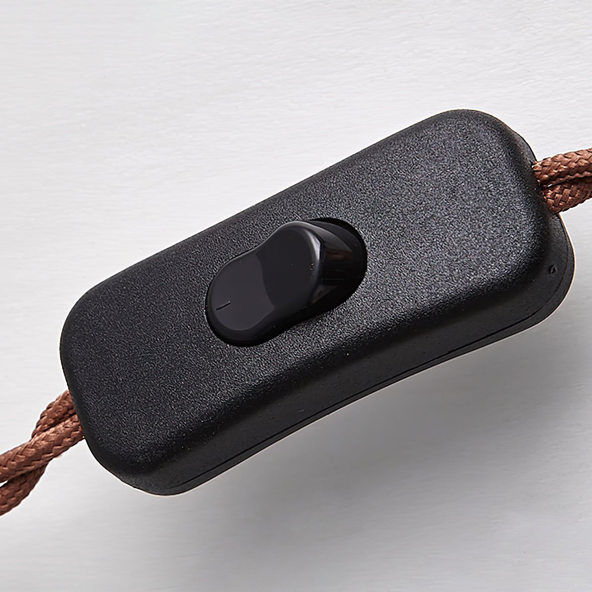 Valuaine Tischleuchte aus gelbem Travertin in Tapered Block-Form