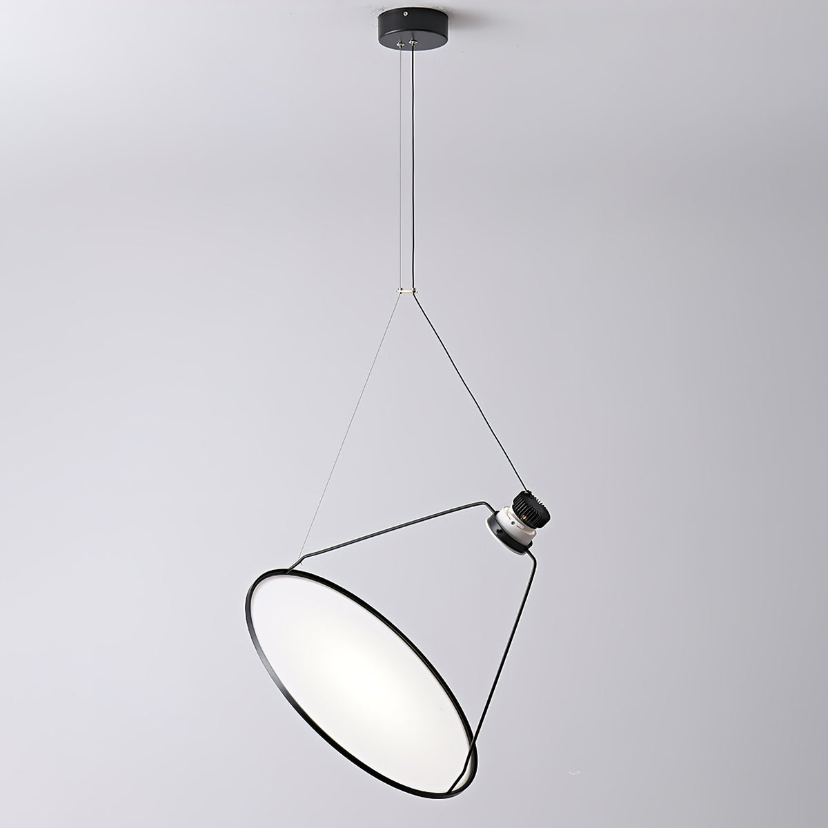 Brio Pendelleuchte aus Stahl im minimalistischen Stil
