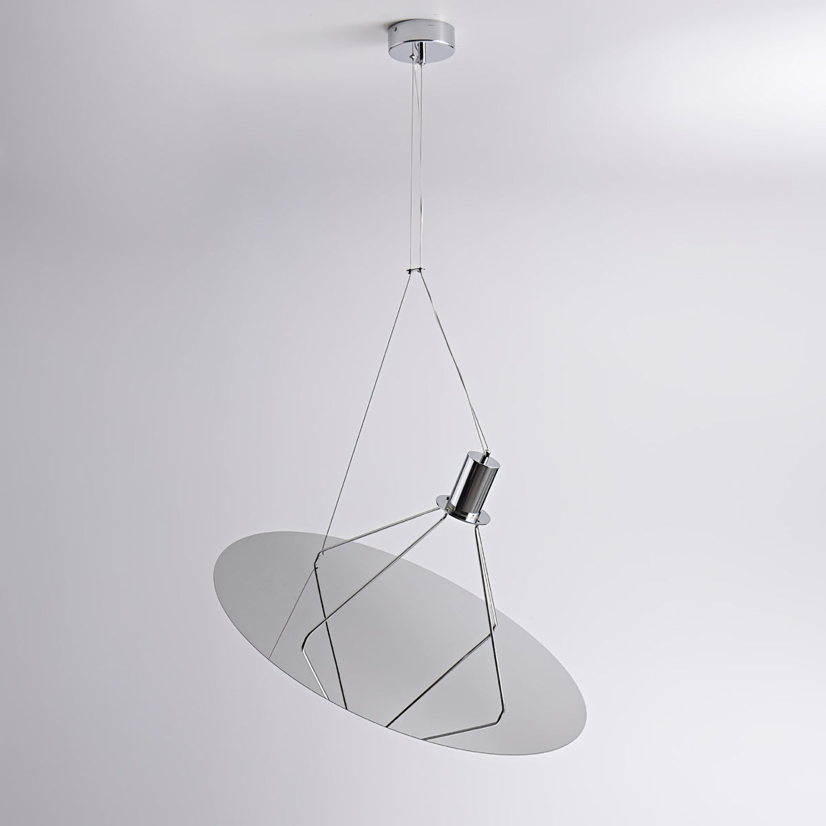 Brio Pendelleuchte aus Stahl im minimalistischen Stil