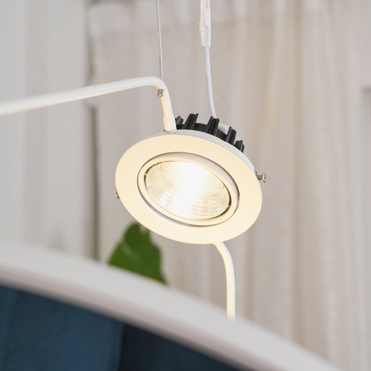 Brio Pendelleuchte aus Stahl im minimalistischen Stil