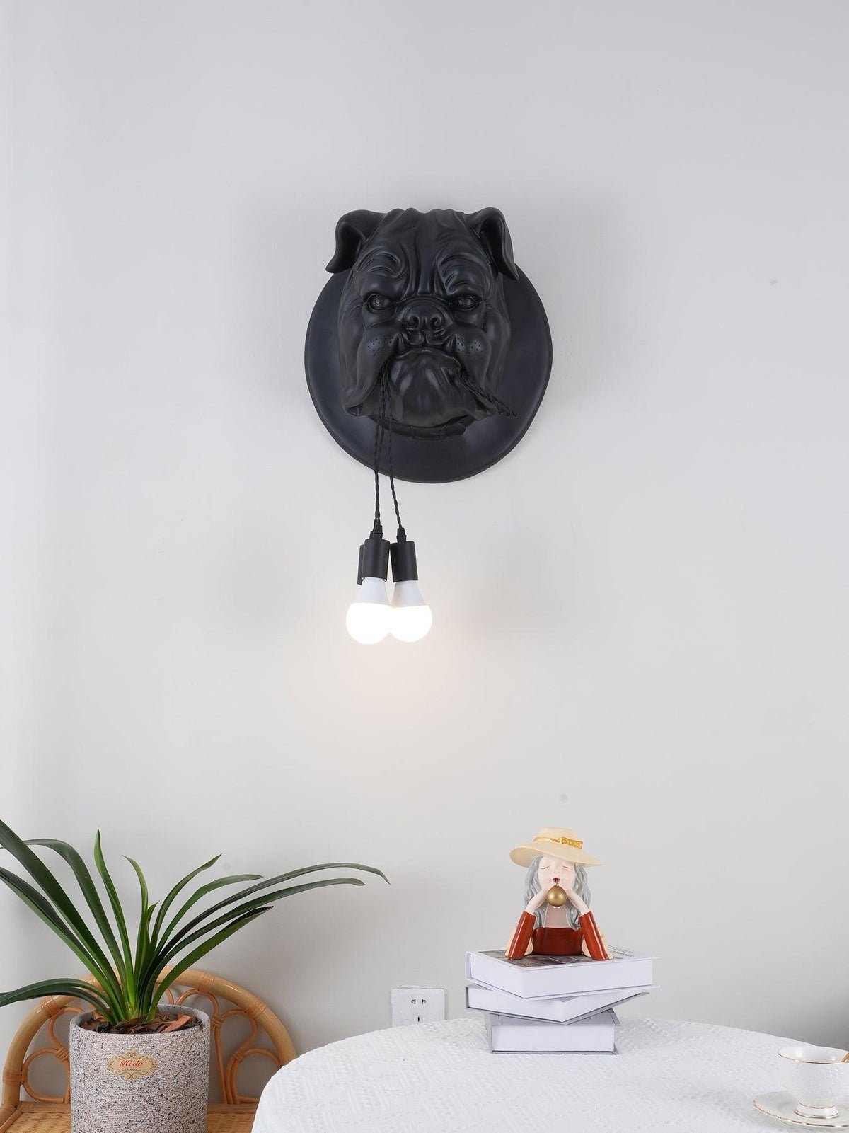 Umeri Wandleuchte Bulldog-Skulptur whimsisch