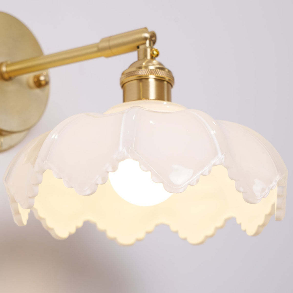 Lotus zeitgenössische Wandleuchte aus Glas im nordischen Stil