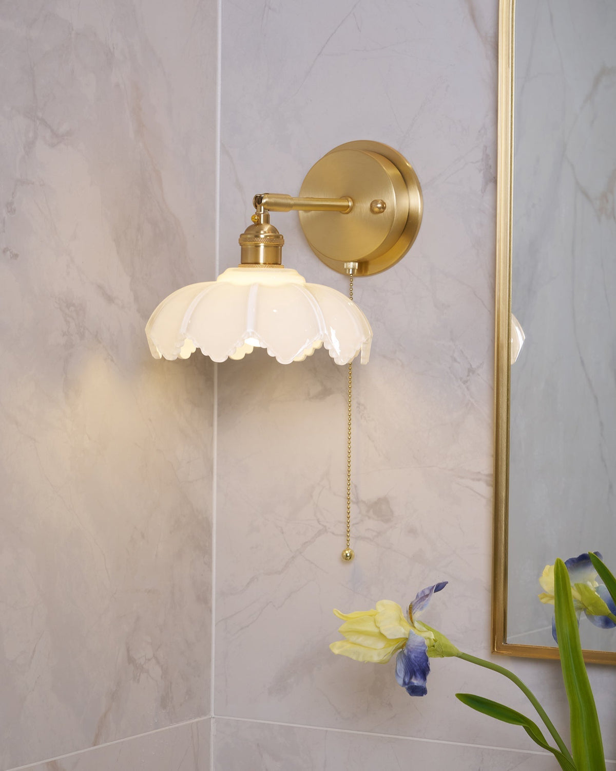 Lotus zeitgenössische Wandleuchte aus Glas im nordischen Stil