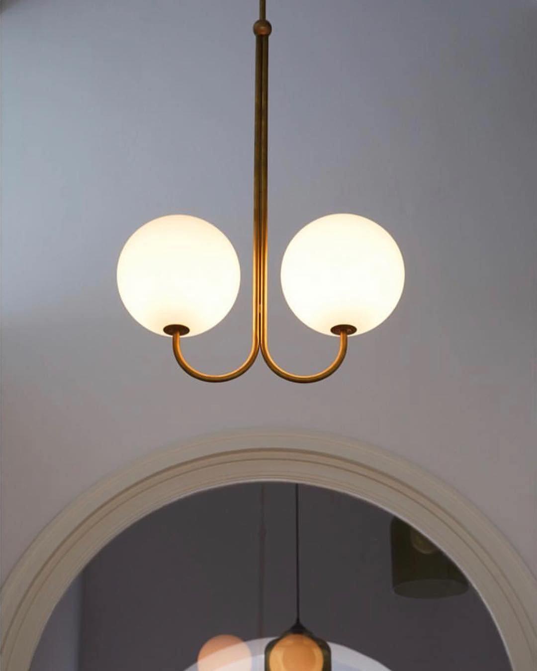 Brin Pendelleuchte aus Metall und Glas in eleganter Ausführung