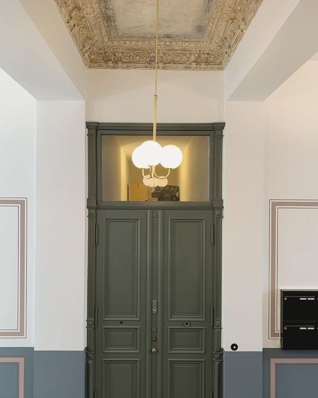 Brin Pendelleuchte aus Metall und Glas in eleganter Ausführung