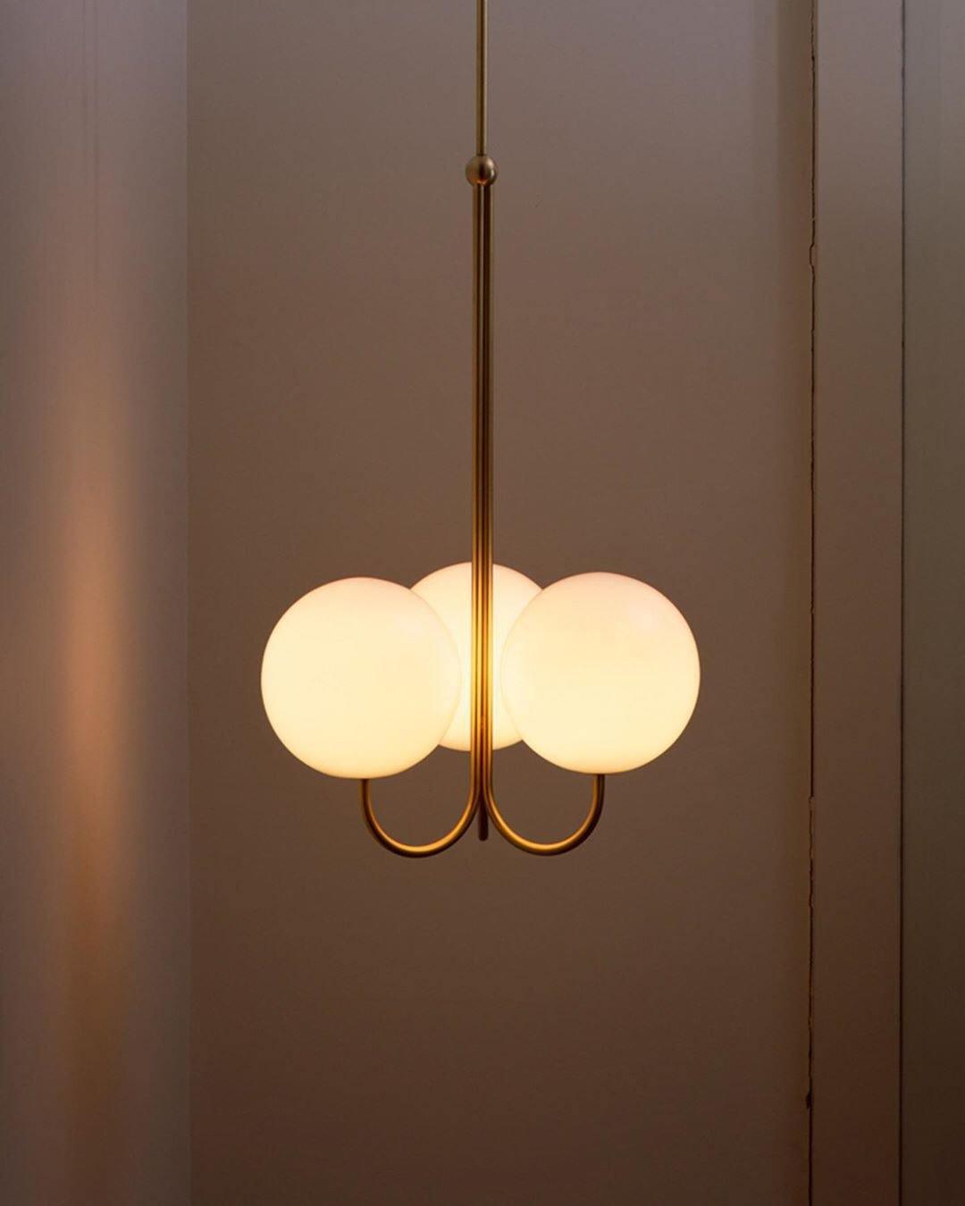 Brin Pendelleuchte aus Metall und Glas in eleganter Ausführung