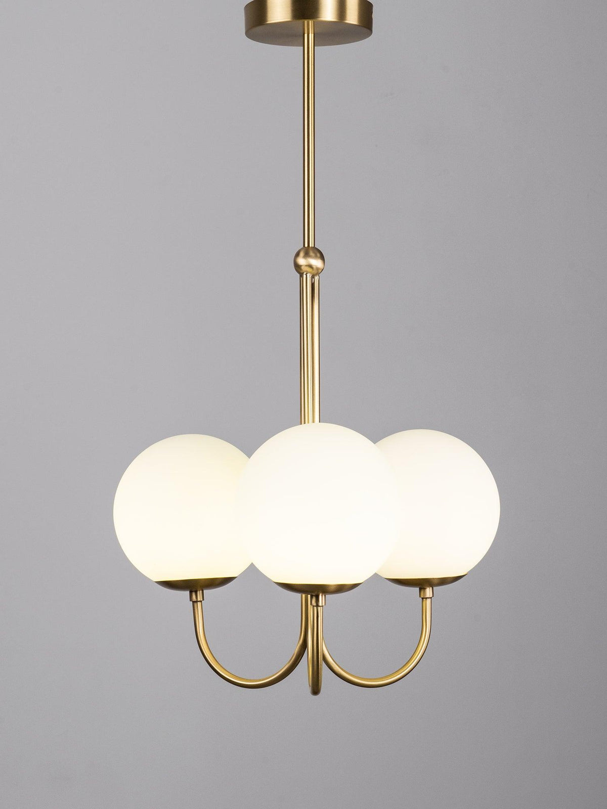 Brin Pendelleuchte aus Metall und Glas in eleganter Ausführung