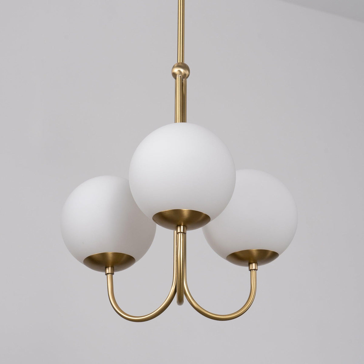 Brin Pendelleuchte aus Metall und Glas in eleganter Ausführung