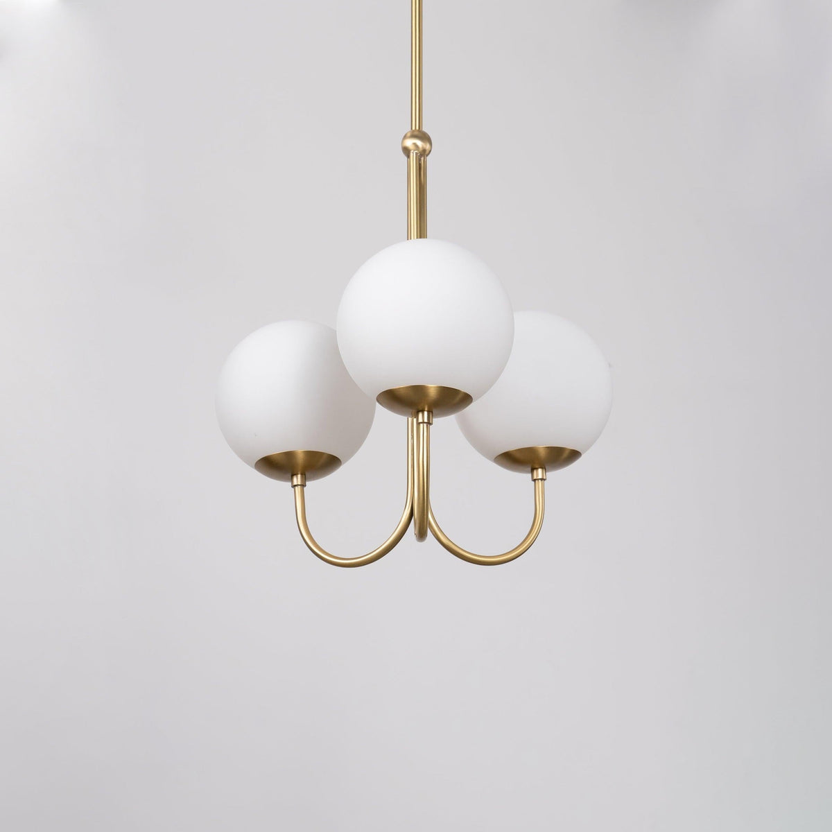 Brin Pendelleuchte aus Metall und Glas in eleganter Ausführung