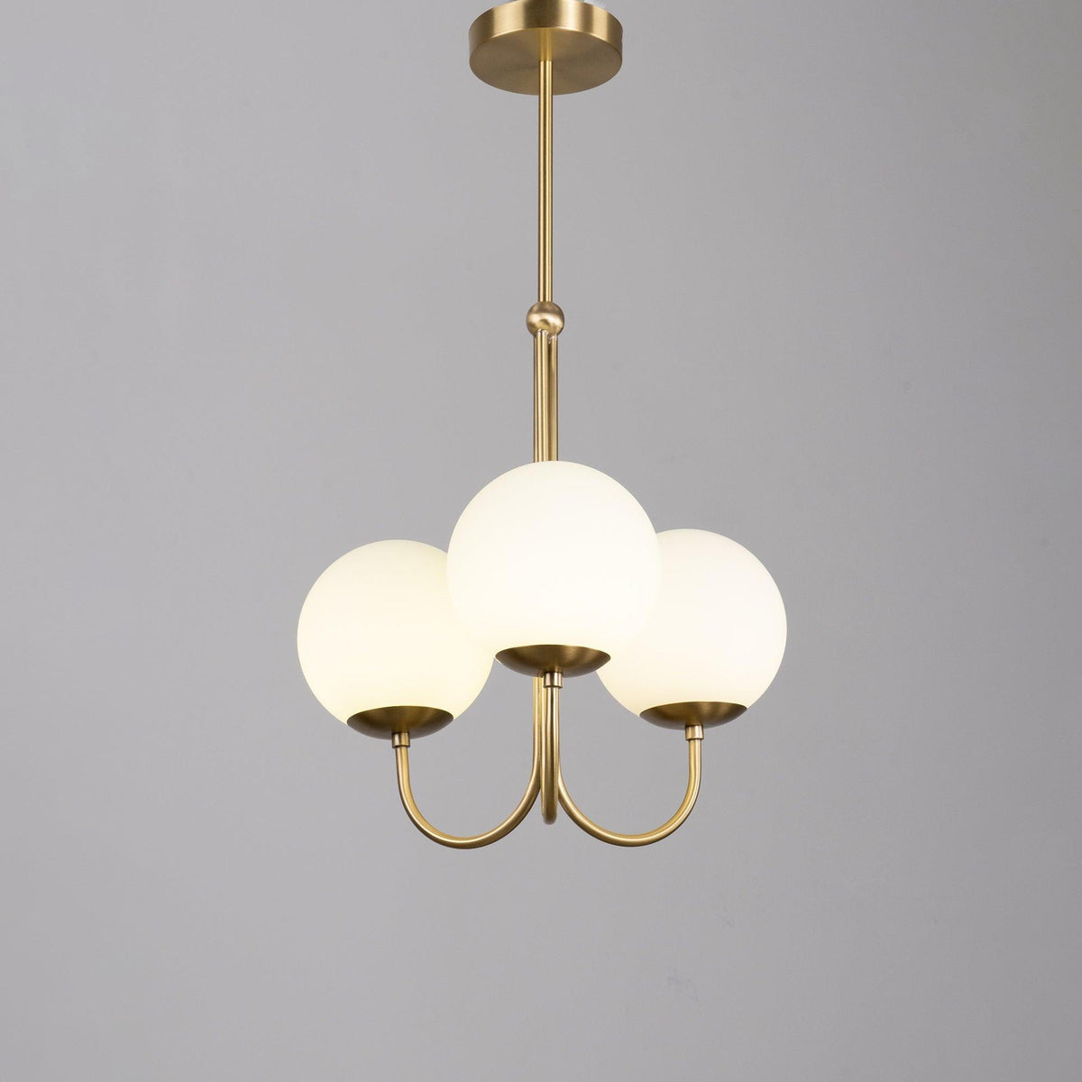 Brin Pendelleuchte aus Metall und Glas in eleganter Ausführung