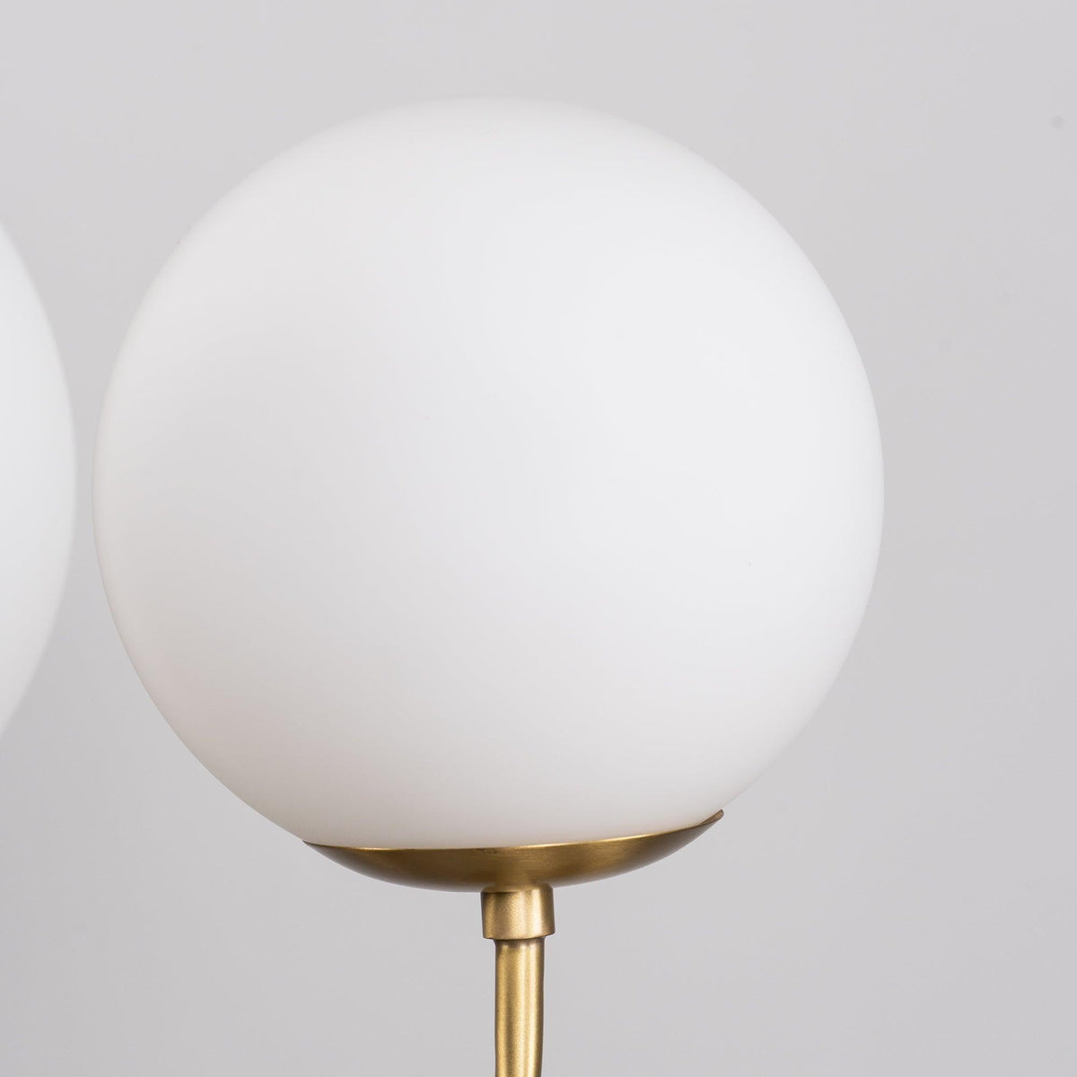 Brin Pendelleuchte aus Metall und Glas in eleganter Ausführung
