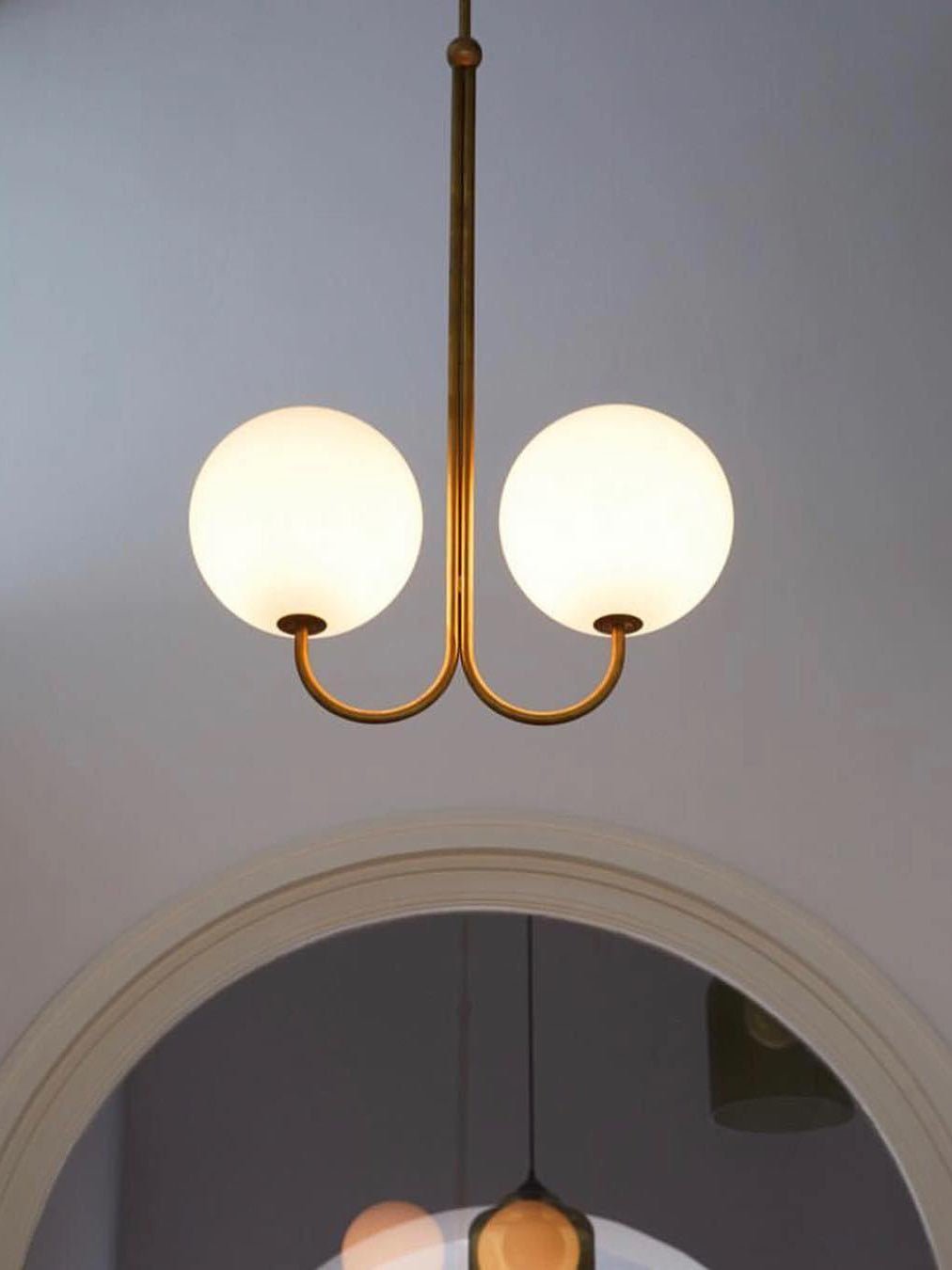 Brin Pendelleuchte aus Metall und Glas in eleganter Ausführung