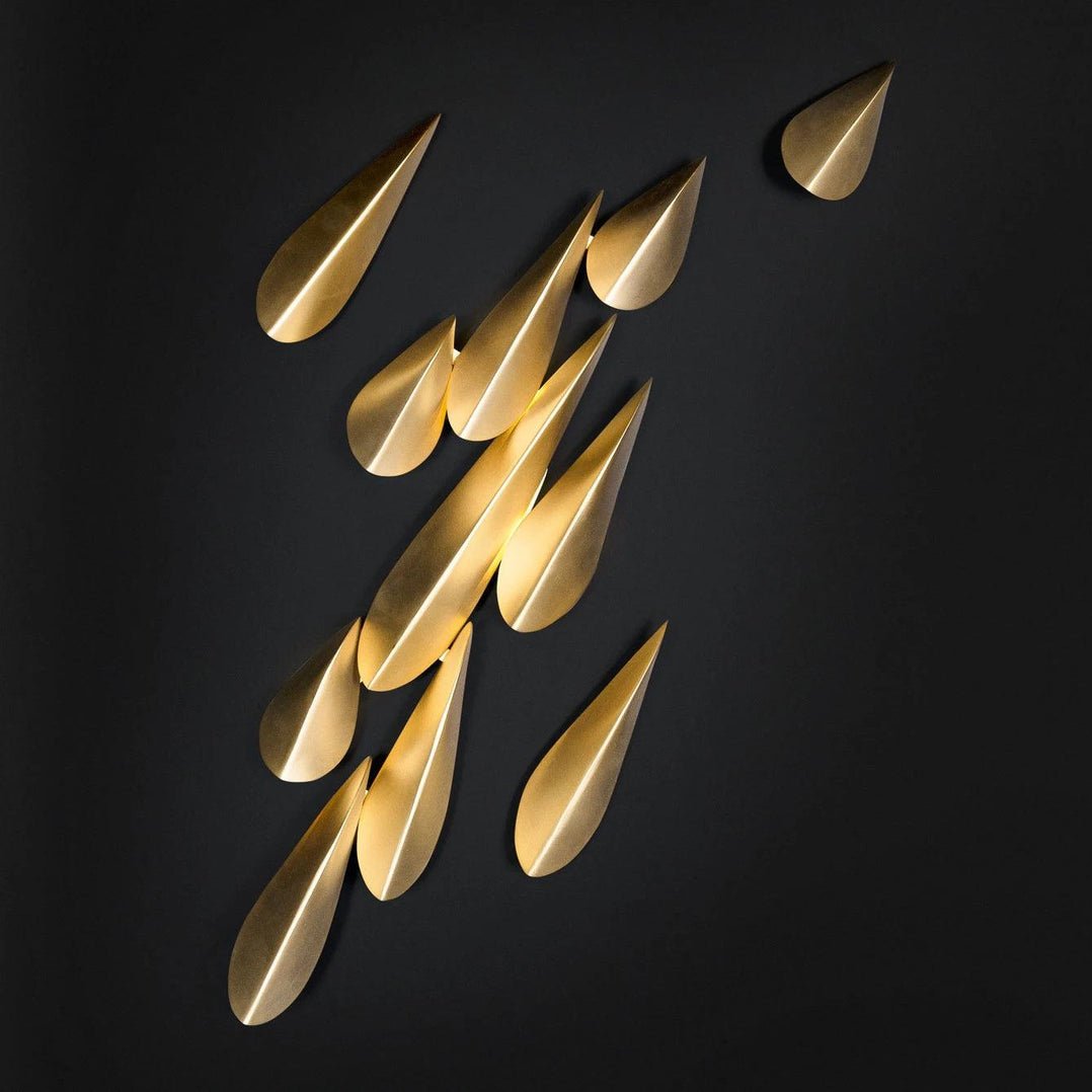 Avynis Abstract Messing-Wandleuchte