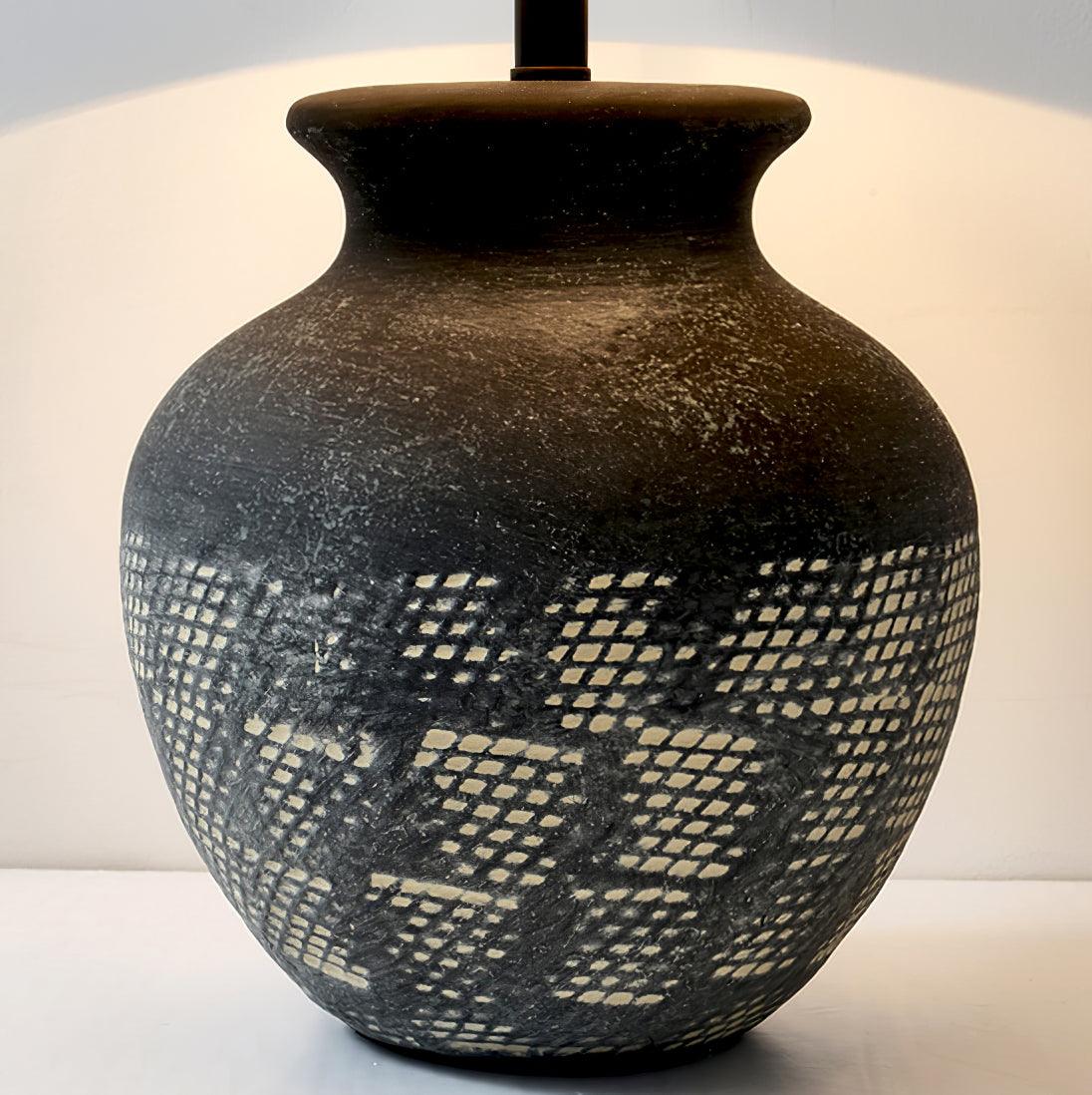 Crin Minimalistische Tischleuchte aus Keramik