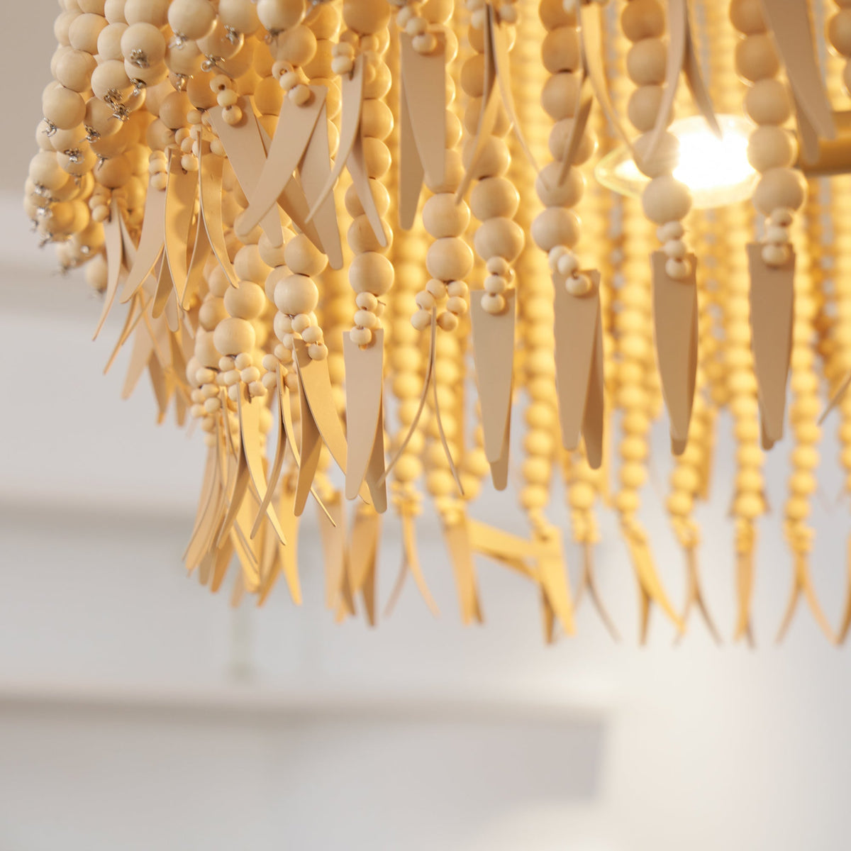 Ljomuvyn Kronleuchter im postmodernen Luxus-Stil aus Holz und Metall