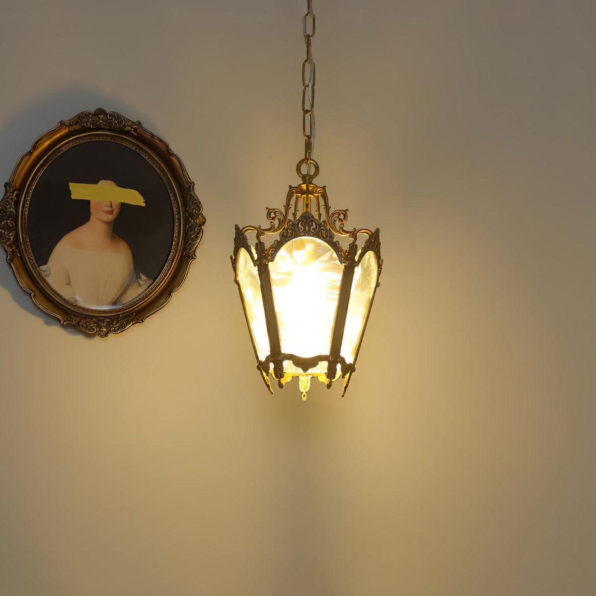 Auririelle Pendelleuchte aus Messing im Empire-Stil, antik und elegant
