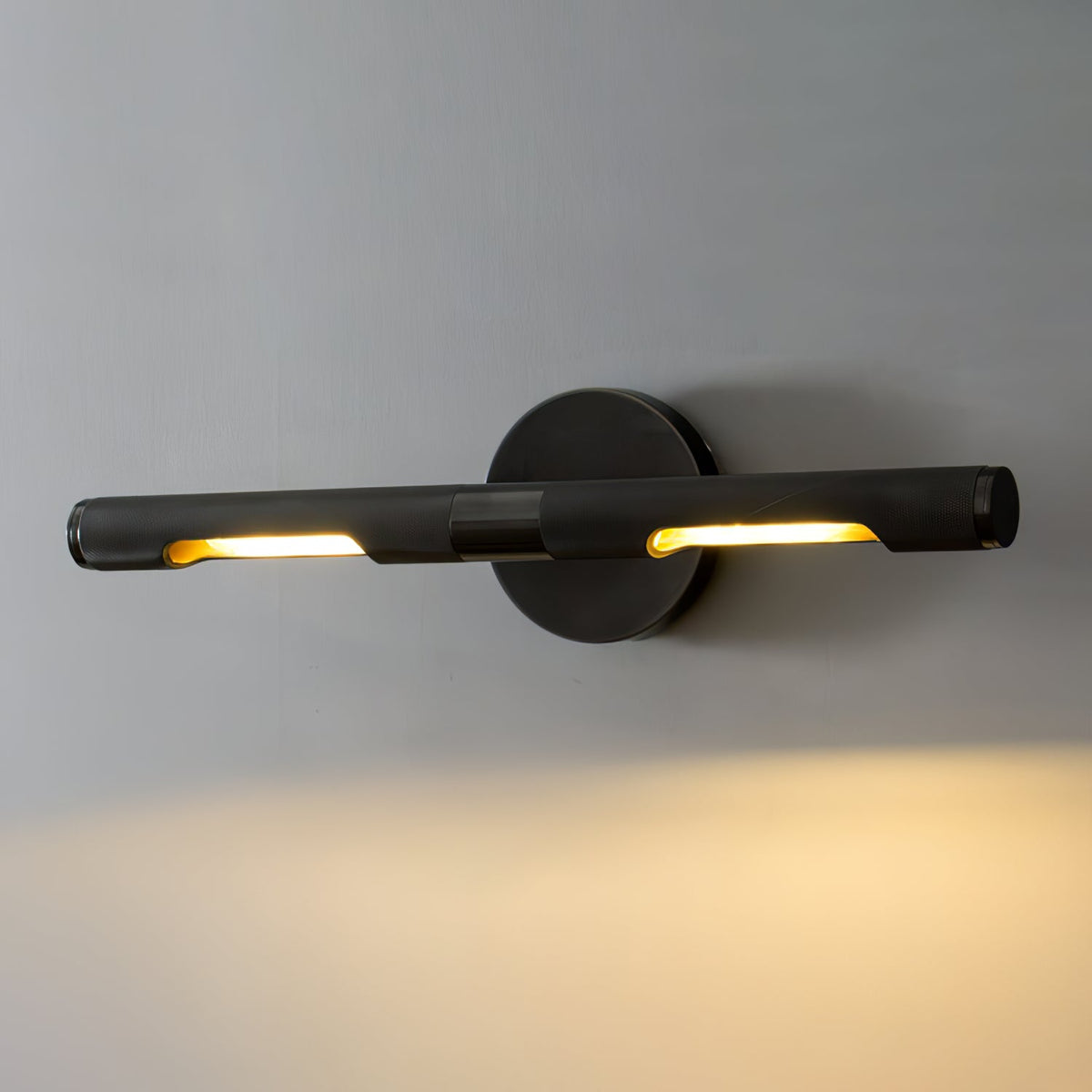 Sano zeitgenössische Messing-LED-Wandleuchte