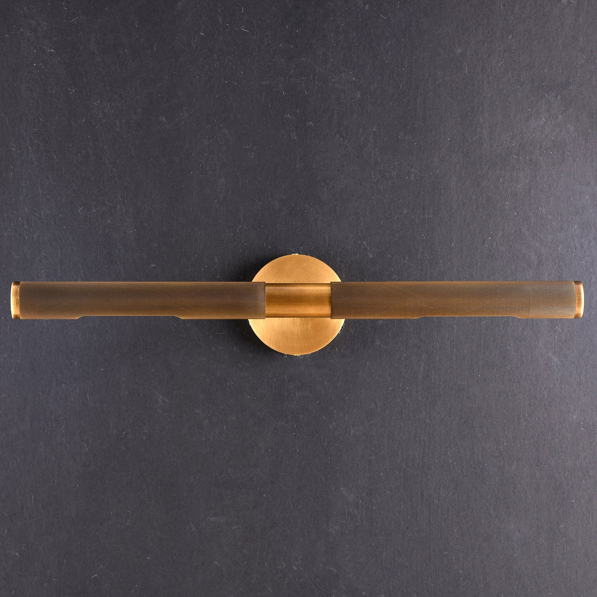 Sano zeitgenössische Messing-LED-Wandleuchte