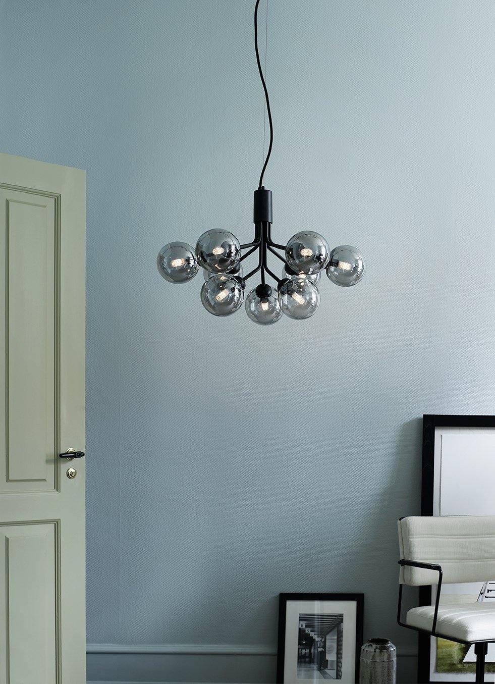 Eirelelle Pendelleuchte mit Glas-Kugel-Cluster in Messing