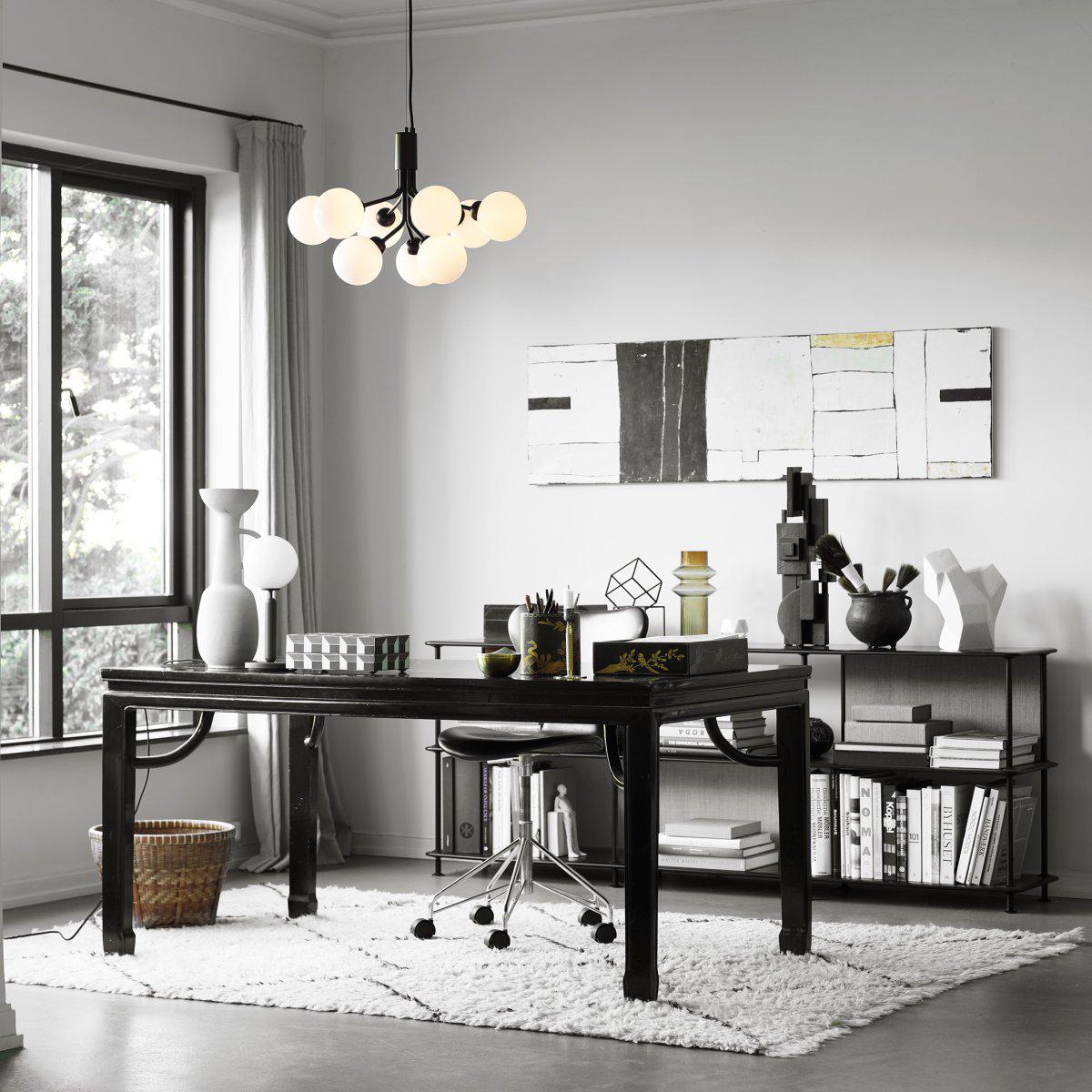 Eirelelle Pendelleuchte mit Glas-Kugel-Cluster in Messing